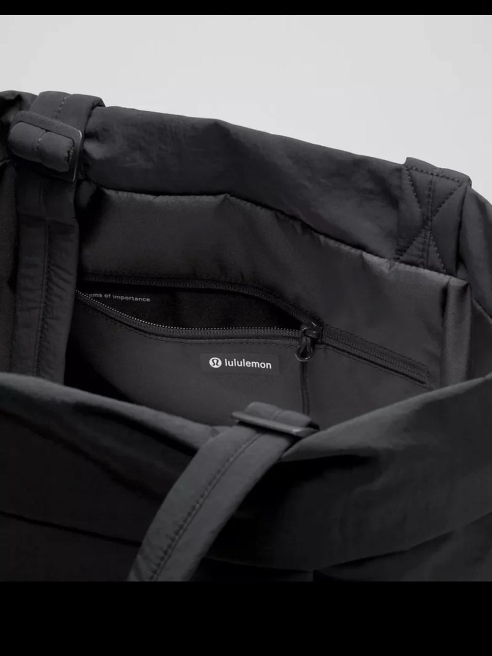 Lululemon On My Level Carryall Tote Bag 27.5L in Black - Picture 8 of 8